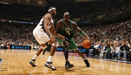 爱游戏中国官方登录入口网站-场边花絮：明星球员的日常趣味瞬间，明星球员是啥意思