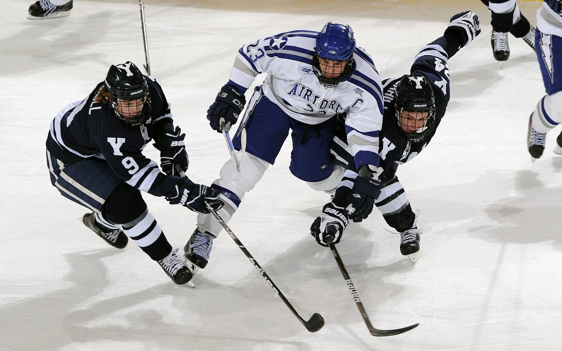 海底潜水救援演练，实战演练保障安全，海底潜水设备